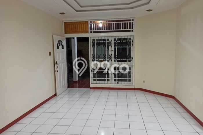 For Sale! Luxury House LT 165m2 Desain Elegan di Tomang For Sale! Luxury House LT 165m2 Desain Elegan di Tomang