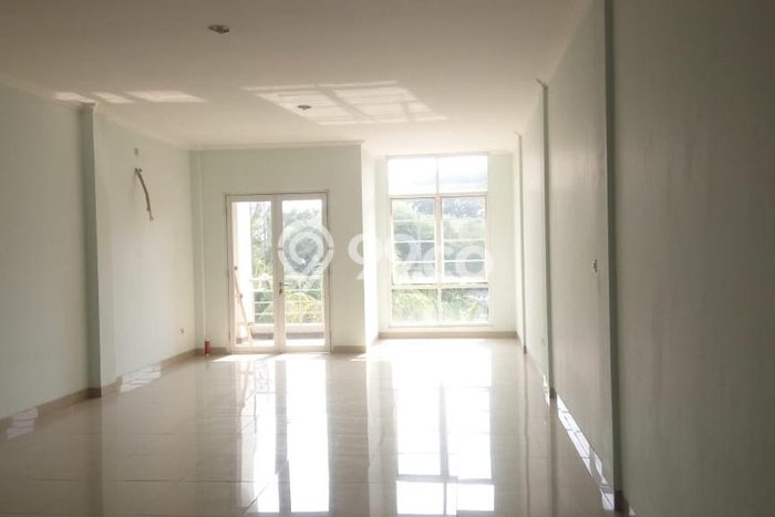 Ruko Dijual di Prime Area Tangerang Selatan Luas 235m2 Ruko Dijual di Prime Area Tangerang Selatan Luas 235m2