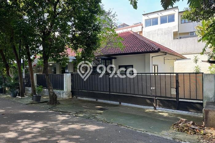 Rumah Eksklusif Dijual LT 588m2 di Kebayoran Baru, Jakarta Selatan Rumah Eksklusif Dijual LT 588m2 di Kebayoran Baru, Jakarta Selatan