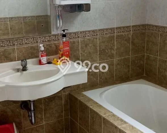 Jual Rumah Eksklusif 4 KT di Legenda Wisata, Jakarta Timur Jual Rumah Eksklusif 4 KT di Legenda Wisata, Jakarta Timur