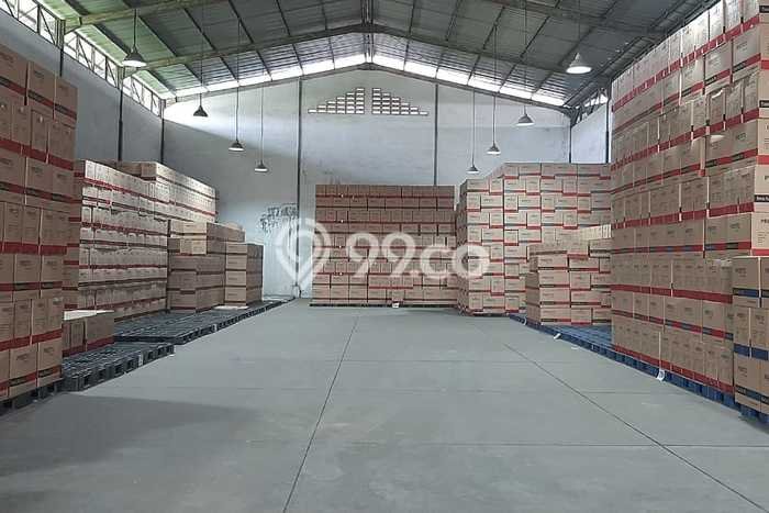 Gudang Disewa di Jakarta Utara dengan LB 864m2 Area Komersial Ramai Gudang Disewa di Jakarta Utara dengan LB 864m2 Area Komersial Ramai