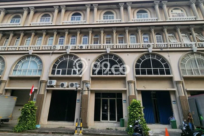 Ruko Disewa di Cengkareng, Jakarta Barat, LT 73m2 / LB 253m2 Ruko Disewa di Cengkareng, Jakarta Barat, LT 73m2 / LB 253m2