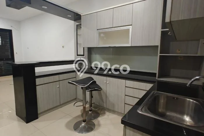 For Sale! Premium House LT 102m2 Desain Modern di Daan Mogot For Sale! Premium House LT 102m2 Desain Modern di Daan Mogot