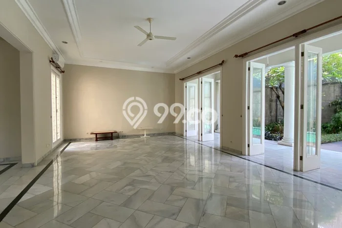 Rumah kawasan Senayan, Siap Huni, LT 550m2m² Rumah kawasan Senayan, Siap Huni, LT 550m2m²