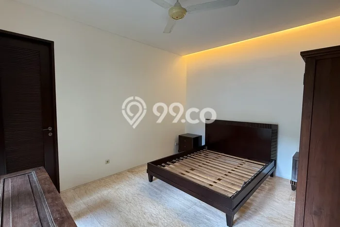 Rumah Sewa Jakarta Selatan LT 700m2 LB 500m2 Kawasan Senayan Rumah Sewa Jakarta Selatan LT 700m2 LB 500m2 Kawasan Senayan