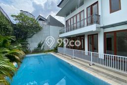 Hunian Modern Untuk Disewakan di Senayan Jakarta Selatan 5 KT & 4 KM Hunian Modern Untuk Disewakan di Senayan Jakarta Selatan 5 KT & 4 KM