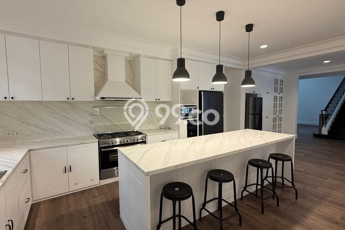 Rumah Mewah LB 0m2 Siap Huni Desain Elegan di Kemang, Jakarta Selatan Rumah Mewah LB 0m2 Siap Huni Desain Elegan di Kemang, Jakarta Selatan