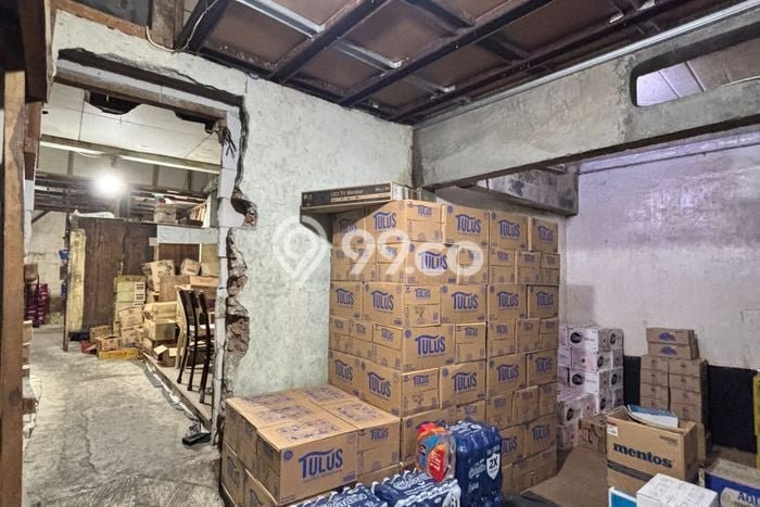 Ruko Dijual di Senen Jakarta Pusat dengan Luas Bangunan 293m2 Ruko Dijual di Senen Jakarta Pusat dengan Luas Bangunan 293m2