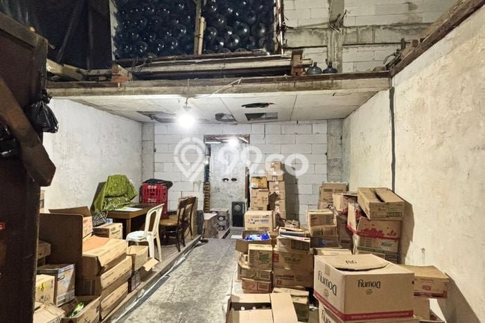 Ruko Dijual di Senen Jakarta Pusat dengan Luas Bangunan 293m2 Ruko Dijual di Senen Jakarta Pusat dengan Luas Bangunan 293m2