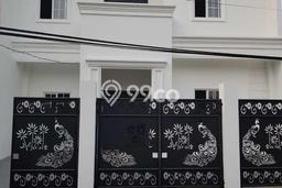 Rumah Bagus di Serpong Villa Melati Mas, Tangerang Selatan, Luas Tanah 135m², Luas Bangunan 230m² Rumah Bagus di Serpong Villa Melati Mas, Tangerang Selatan, Luas Tanah 135m², Luas Bangunan 230m²