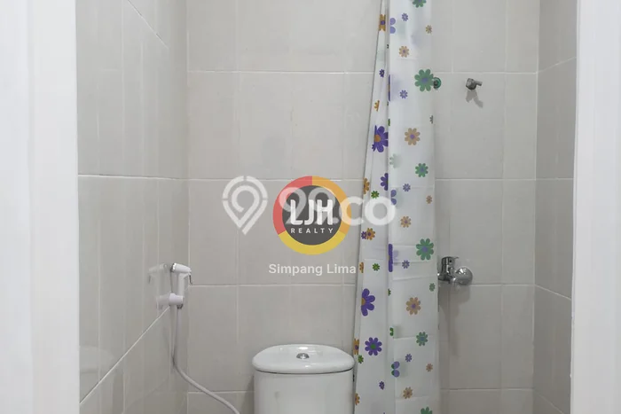 For Sale Hunian Rumah Terawat 4 Kamar di Graha Padma, Semarang For Sale Hunian Rumah Terawat 4 Kamar di Graha Padma, Semarang
