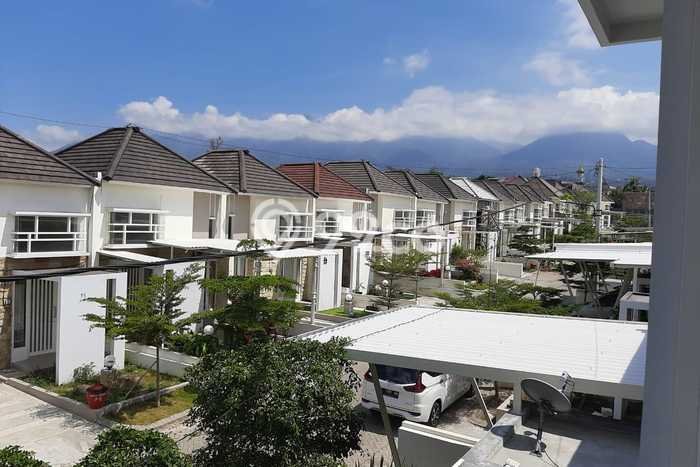 PELUANG INVESTASI! Vila di Junrejo, Area 94m2m², ROI Menjanjikan PELUANG INVESTASI! Vila di Junrejo, Area 94m2m², ROI Menjanjikan