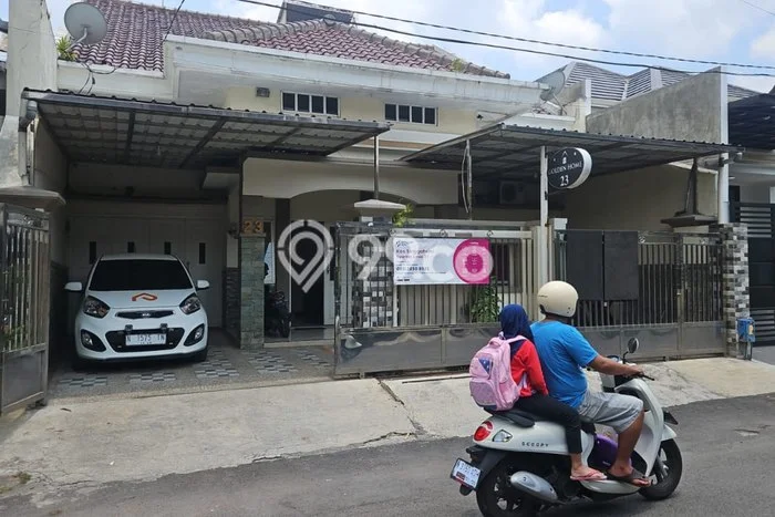 HOT DEAL! Vila di Blimbing, Luas 270m2m², Lokasi Strategis HOT DEAL! Vila di Blimbing, Luas 270m2m², Lokasi Strategis