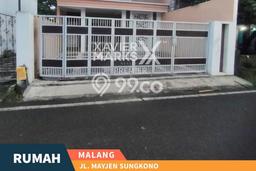 Jual Rumah Bagus Siap Huni LB 330m2 di Kedungkandang, Malang Jual Rumah Bagus Siap Huni LB 330m2 di Kedungkandang, Malang