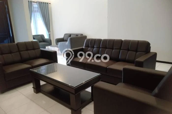 Rumah Bagus Siap Huni Di Blimbing Luas 200m2 Aman Rumah Bagus Siap Huni Di Blimbing Luas 200m2 Aman