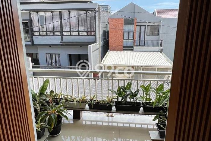 Rumah Modern 4 KT LT 152m2 di Gunung Batu Rumah Modern 4 KT LT 152m2 di Gunung Batu