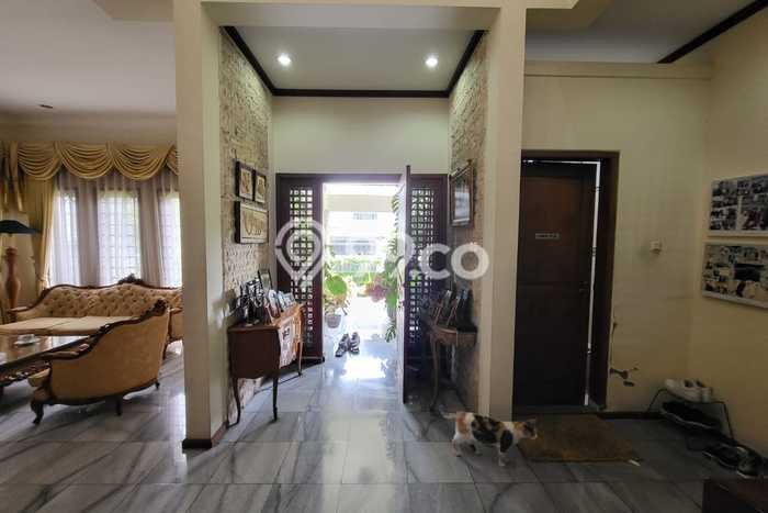 Rumah Mewah LB 318m2 Siap Huni Desain Elegan di Setra Sari, Bandung Rumah Mewah LB 318m2 Siap Huni Desain Elegan di Setra Sari, Bandung