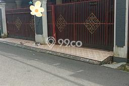 Rumah Luas Asri 5 KT Siap Pakai di Pondok Kelapa Jakarta Timur Rumah Luas Asri 5 KT Siap Pakai di Pondok Kelapa Jakarta Timur