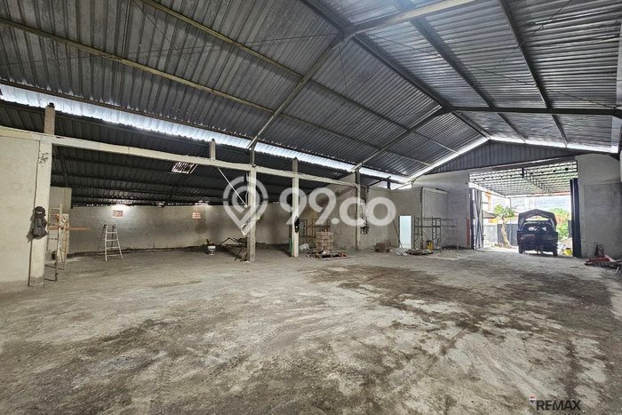 Unit Gudang Tersedia di Kerobokan Kaja Spesifikasi LB 300m2 Unit Gudang Tersedia di Kerobokan Kaja Spesifikasi LB 300m2