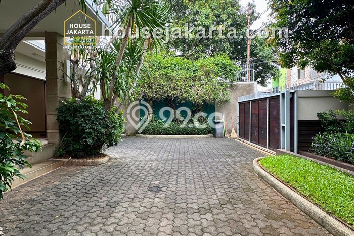 Rumah Mewah LB 434m2 Siap Pakai Desain Elegan di Mampang, Jakarta Selatan Rumah Mewah LB 434m2 Siap Pakai Desain Elegan di Mampang, Jakarta Selatan