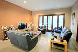 Ready to Use! Premium House LT 675m2 Desain Modern di Setiabudi Ready to Use! Premium House LT 675m2 Desain Modern di Setiabudi