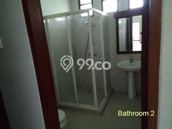 Disewakan Rumah di Simprug Garden Kebayoran Lama, Jakarta Selatan Disewakan Rumah di Simprug Garden Kebayoran Lama, Jakarta Selatan