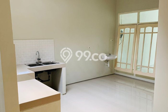 Disewakan! Rumah 2 Kamar Tidur &
1 Kamar Mandi di Kedung Baruk, Surabaya Disewakan! Rumah 2 Kamar Tidur &
1 Kamar Mandi di Kedung Baruk, Surabaya