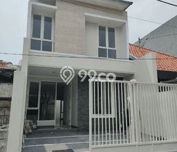 Rumah Mewah LB 215m2 Siap Pakai Desain Elegan di Manyar, Surabaya Rumah Mewah LB 215m2 Siap Pakai Desain Elegan di Manyar, Surabaya