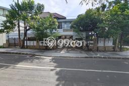 Lokasi strategis! Rumah siap huni disewakan di Gayungan LB 400m2 Lokasi strategis! Rumah siap huni disewakan di Gayungan LB 400m2