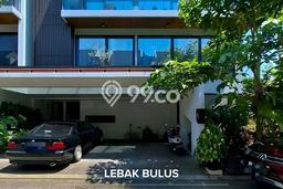 Ready to Use! Luxury House LT 221m2 Desain Modern di Lebak Bulus Ready to Use! Luxury House LT 221m2 Desain Modern di Lebak Bulus
