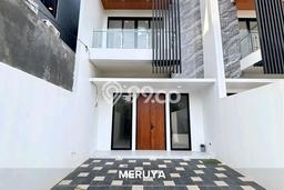 For Sale Hunian Rumah Nyaman 3 Kamar di Meruya, Jakarta Barat For Sale Hunian Rumah Nyaman 3 Kamar di Meruya, Jakarta Barat