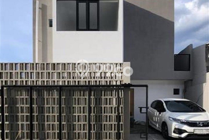 Jual Rumah Eksklusif 5 KT di Jatiwarna, Bekasi Jual Rumah Eksklusif 5 KT di Jatiwarna, Bekasi
