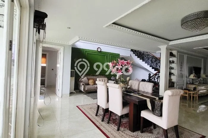 Rumah Mewah LB 700m2 Siap Pakai Desain Elegan di Cikunir, Bekasi Rumah Mewah LB 700m2 Siap Pakai Desain Elegan di Cikunir, Bekasi