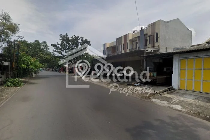 Ruko Disewakan di Area Ramai Tembalang, Semarang Ruko Disewakan di Area Ramai Tembalang, Semarang