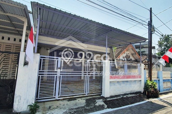 Rumah di Semarang Selatan, 2 KT, Dekat Universitas, LT 167m² LB 140m² Rumah di Semarang Selatan, 2 KT, Dekat Universitas, LT 167m² LB 140m²