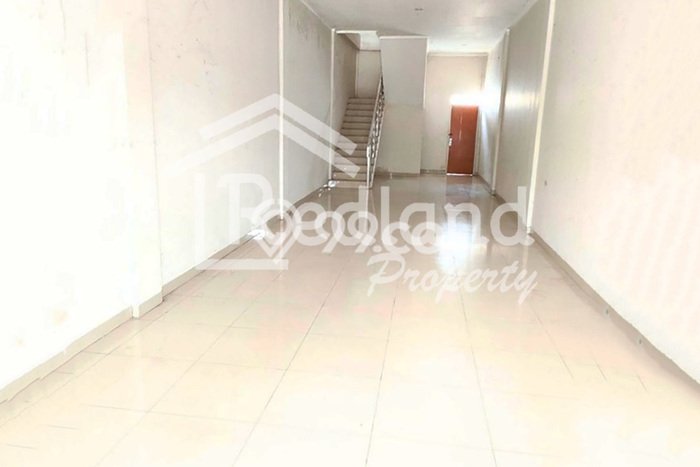 LOKASI BISNIS! Ruko For Rent di Pedurungan, Luas 240m², Akses Strategis LOKASI BISNIS! Ruko For Rent di Pedurungan, Luas 240m², Akses Strategis