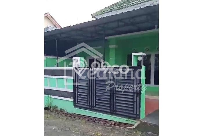 Rumah Strategis Modern Lb 190m2 di Banyumanik, Semarang Rumah Strategis Modern Lb 190m2 di Banyumanik, Semarang