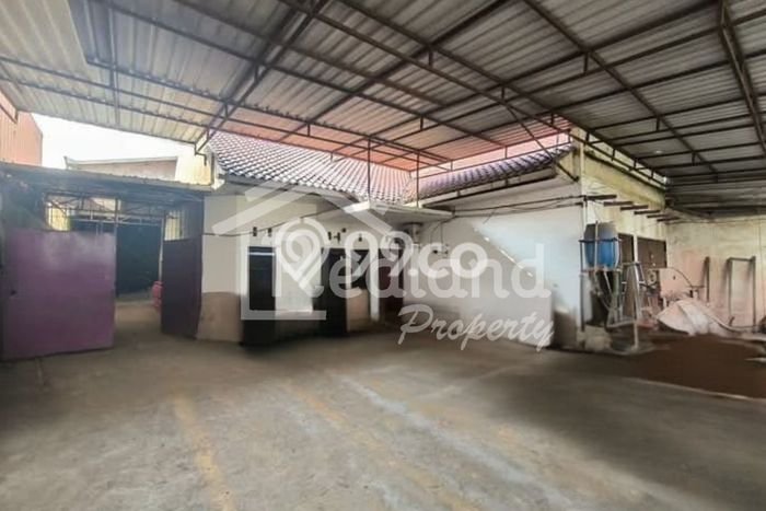 Unit Gudang Dijual di Ngaliyan Semarang Luas Bangunan 650m2 Unit Gudang Dijual di Ngaliyan Semarang Luas Bangunan 650m2