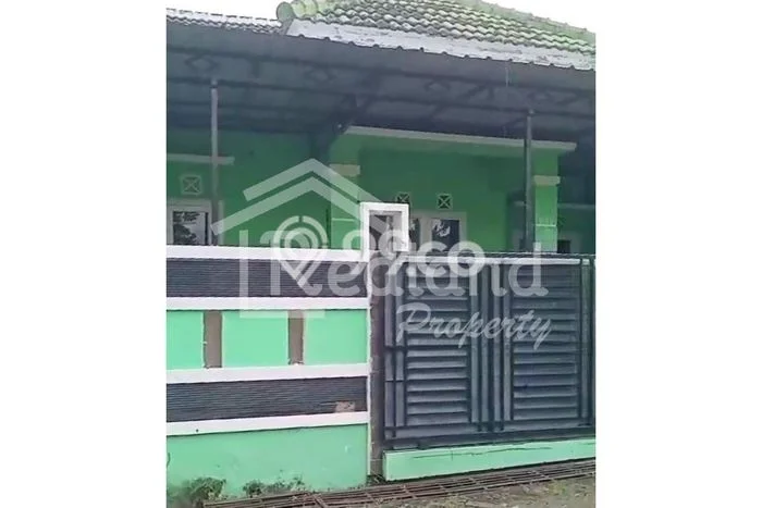 Rumah Strategis Modern Lb 190m2 di Banyumanik, Semarang Rumah Strategis Modern Lb 190m2 di Banyumanik, Semarang