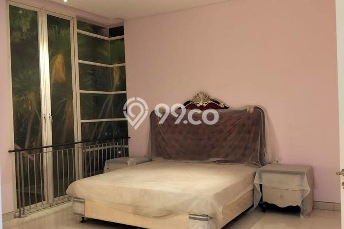 Rumah sewa siap huni 5 KT di Pakuwon City, Surabaya Rumah sewa siap huni 5 KT di Pakuwon City, Surabaya