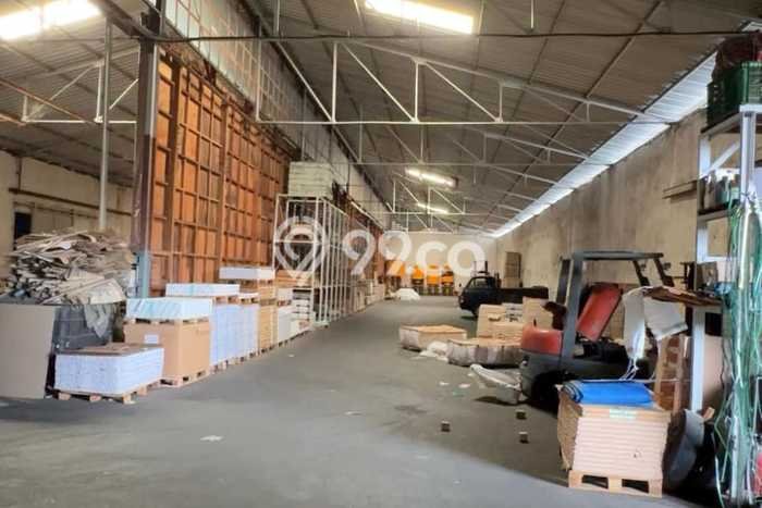 Unit Gudang Dijual di Kenjeran Surabaya Luas Bangunan 1800m2 Unit Gudang Dijual di Kenjeran Surabaya Luas Bangunan 1800m2