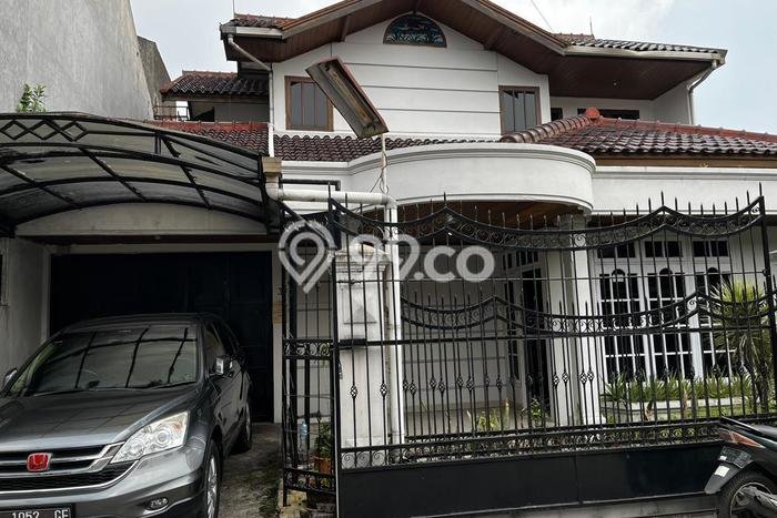 Rumah Elit Modern Tanpa Renovasi di BKR Bandung Rumah Elit Modern Tanpa Renovasi di BKR Bandung