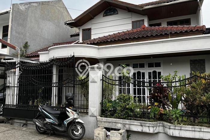 Rumah Elit Modern Tanpa Renovasi di BKR Bandung Rumah Elit Modern Tanpa Renovasi di BKR Bandung