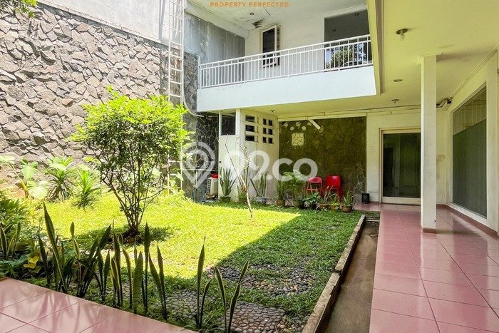 Unit Komersial Dijual di Jakarta Selatan LT 1779m2 & LB 1900m2 Unit Komersial Dijual di Jakarta Selatan LT 1779m2 & LB 1900m2
