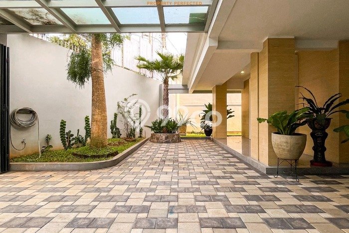 Rumah Luxury Modern Tanpa Renovasi di Kuningan Jakarta Selatan Rumah Luxury Modern Tanpa Renovasi di Kuningan Jakarta Selatan