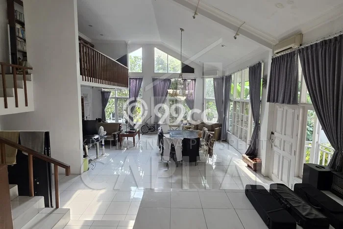Rumah Elit LB 350m2 Siap Huni Desain Elegan di Setiabudi, Bandung Rumah Elit LB 350m2 Siap Huni Desain Elegan di Setiabudi, Bandung