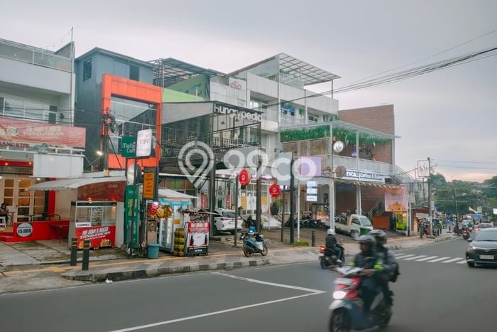 Unit Ruko Dijual di Depok LT 90m2 & LB 180m2 Unit Ruko Dijual di Depok LT 90m2 & LB 180m2