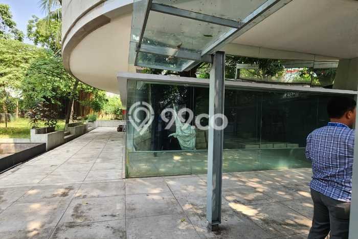 Kantor Dijual di Prime Area Jakarta Selatan Luas 1044m2 Kantor Dijual di Prime Area Jakarta Selatan Luas 1044m2