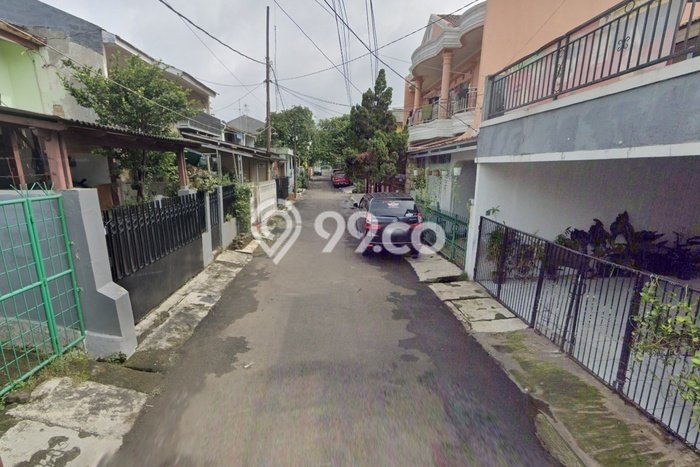 For Sale Rumah 5 Kamar Lokasi Ideal Bagus dan Strategis di Beji For Sale Rumah 5 Kamar Lokasi Ideal Bagus dan Strategis di Beji