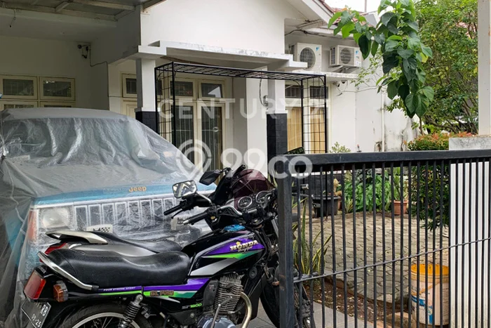Dijual Rumah Luas Elegan Dengan View Eksklusif di Bambu Apus, Jakarta Timur Dijual Rumah Luas Elegan Dengan View Eksklusif di Bambu Apus, Jakarta Timur
